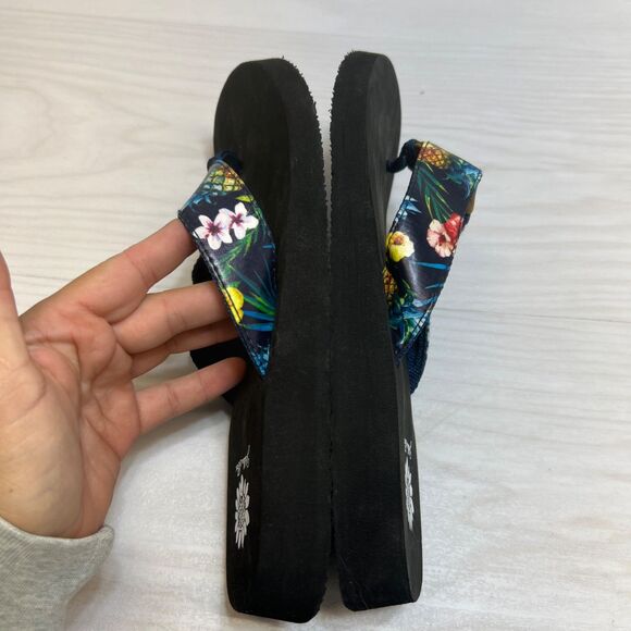 Yellow Box Francis Size US 11 M Women's T-Strap Slide Sandals Floral - Picture 2 of 9